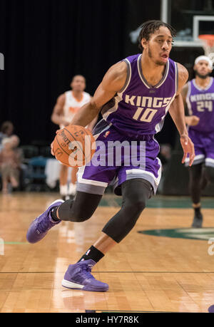 Reno, Nevada, USA. 1. April 2017. Reno Bighorn Guard Jesaja COUSINS (10) während der NBA D-League Basketball-Spiel zwischen den Reno Dickhornschafe und die Northern Arizona Sonnen im Reno Events Center in Reno, Nevada. Bildnachweis: Jeff Mulvihill/ZUMA Draht/Alamy Live-Nachrichten Stockfoto