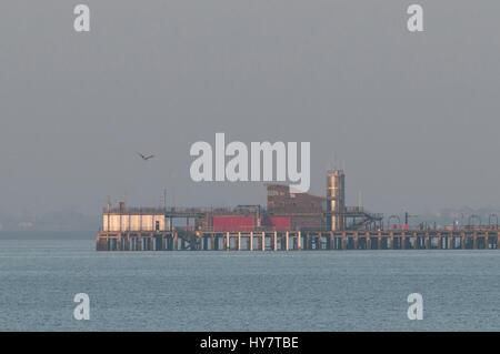 Thorpe Bay, Southend-on-Sea, Essex, England. 2. April 2017. Großbritannien Wetter: Am frühen Morgen Ansichten In Southend © Rektor/Alamy Ben Live News Stockfoto