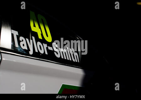 Fawkham, Longfield, UK. 2. April 2017. BTCC Rennfahrer Aron Taylor-Smith und MG Racing RCIB Insurance vor Runde 2 der Dunlop MSA British Touring Car Championship in Brands Hatch Indy. Foto: Gergo Toth / Alamy Live News Stockfoto