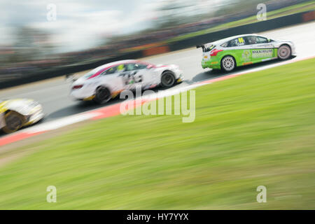 Fawkham, Longfield, UK. 2. April 2017. BTCC Rennfahrer Josh Cook und maximale Motorsport fährt in Runde 2 der Dunlop MSA British Touring Car Championship in Brands Hatch Indy. Foto: Gergo Toth / Alamy Live News Stockfoto