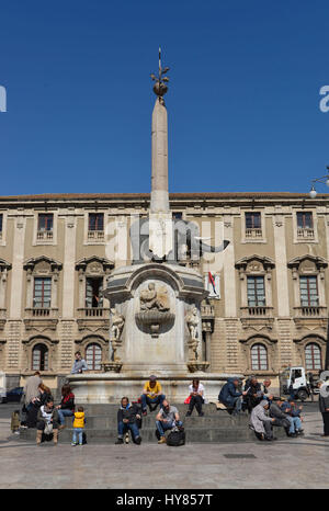 Elefanten Brunnen, Elefantenbrunnen und Palazzo Degli Elefanti, Piazza Duomo, Catania, Sizilien, Italien, Sizilien, Italien Stockfoto