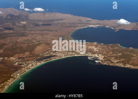 Luftaufnahme des Hafens von Alcudia, Mallorca, Balearen. Stockfoto