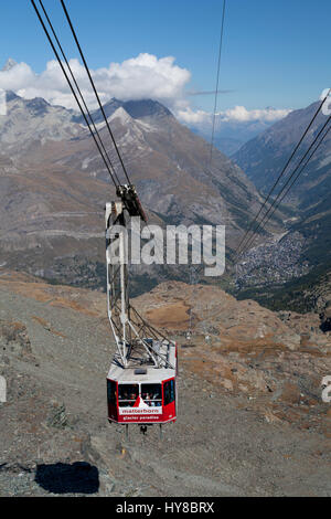 Oberwallis, die Seilbahn in der Nähe der Gipfel des Klein Matterhorn. Stockfoto