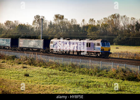 Stobart Schiene livrierter, (DBS), Klasse 92, 92017 "Bart des Motors' an Winwick Kreuzung. Stockfoto