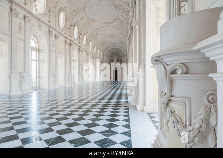 Turin, Italien - August 16: Blick auf die Galerie des königlichen Palastes Venaria Reale, die Lage durch den König in der Vergangenheit verwendet, bei der Jagd zu tun. Stockfoto