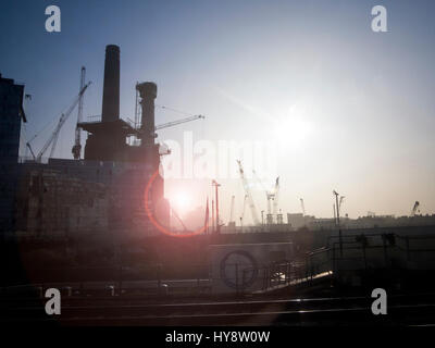 Battersea Power Station in der Entwicklung mit einem Schornstein fehlt Stockfoto