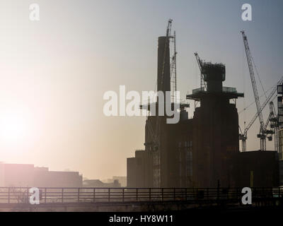 Battersea Power Station in der Entwicklung mit einem Schornstein fehlt Stockfoto