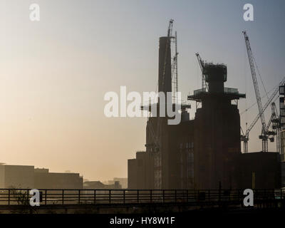 Battersea Power Station in der Entwicklung mit einem Schornstein fehlt Stockfoto