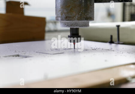 CNC-Maschine und Bohrmaschine bereit zum Schneiden Stockfoto