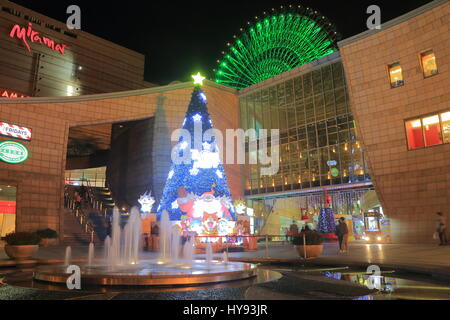 Miramar Entertainment-Park in Taipeh. Miramar Entertainment-Park ist ein Einkaufszentrum mit der 2. größte Riesenrad. Stockfoto