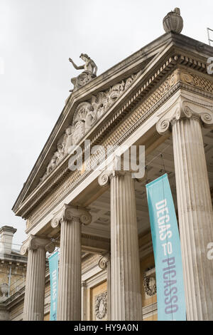 Die Ziergiebeln Fassade des Ashmolean Museum, Oxford, England, Vereinigtes Königreich. Stockfoto