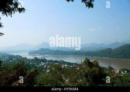 Der Mekong-Fluss vom Mount Phou Si, Luang Prabang aus gesehen Stockfoto