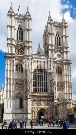 Die Westfassade des Westminster Abbey von The Sanctuary, Westminster, London, England, UK Stockfoto