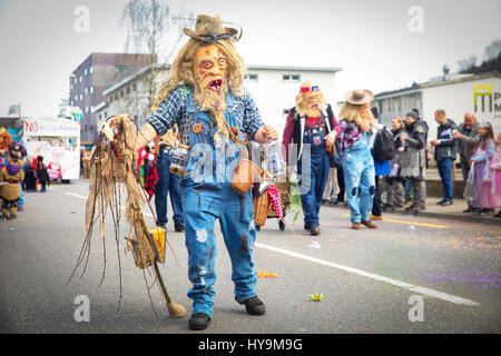 Traditionelle Karnevalsumzug Karneval Masken in Luzern, Schweiz. Stockfoto
