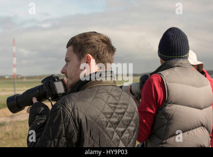 London Stansted Flughafen; Flugzeug-spotter Stockfoto