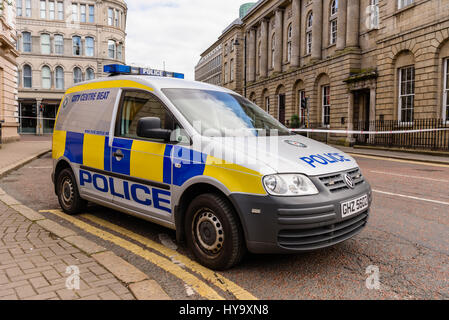 Belfast, Nordirland. 02 Apr 2017 - Polizei stößt Morduntersuchung nach Mann stirbt nach Angriff in Donegal Street, Belfast. Stockfoto