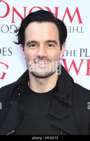 New York, NY, USA. 2. April 2017. Ramin Karimloo anwesend für die spielen, dass geht falsch Opening Night Opening Night am Lyceum Theatre, Broadway und Guastivino, New York, NY 2. April 2017. Bildnachweis: John Nelson/Everett Collection/Alamy Live-Nachrichten Stockfoto