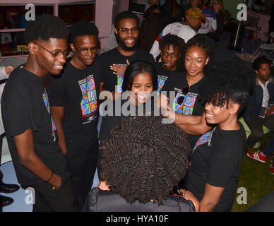 Detroit, Michigan, USA. 1. April 2017. Party Atmosphäre Allee Willis' Detroit' profitiert der Mosaik Jugend Theater Detroit feiert 25 Jahre Exzellenz. Bildnachweis: Der Foto Zugang/Alamy Live-Nachrichten Stockfoto