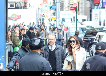 New York, Vereinigte Staaten von Amerika. 3. April 2017. US-amerikanische Schauspielerin Kate Walsh ist gesehen auf ein TV-Programm in der Times Square Gegend auf der Insel Manhattan in New York City am Montag ankommen. (FOTO: WILLIAM VOLCOV/BRASILIEN PHOTO PRESS) Bildnachweis: Brasilien Foto Presse/Alamy Live-Nachrichten Stockfoto