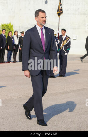 Madrid, Spanien. 3. April 2017. König Felipe VI von Spanien während verlassen Zeremonie am Madrid Flughafen anlässlich der Staat-Reise nach Japan. Madrid am Montag, 3. April 2017 Credit: Gtres Información Más lokalen on-line S.L./Alamy Live News Stockfoto