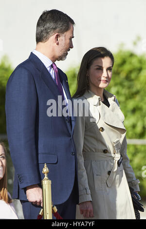 Madrid, Madrid, Spanien. 3. April 2017. König Felipe VI. von Spanien, Königin Letizia von Spanien reiste zu einem offiziellen Besuch nach Japan an Adolfo Suarez Madrid Barajas Flughafen am 3. April 2017 in Madrid, Spanien-Credit: Jack Abuin/ZUMA Draht/Alamy Live News Stockfoto