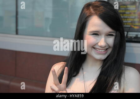 Frankfurt am Main, 3. April 2017: Jamie-Lee Kriewitz der PRG LEA Live Entertainment Award in Festhalle angekommen. Frankfurt am Main Credit: Markus Wissmann/Alamy Live-Nachrichten Stockfoto