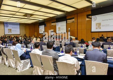 Kuala Lumpur, Malaysia. 4. April 2017. Generalsekretär spricht Islamic Financial Service Board Herr Jaseem Ahmed während IFSB jährliche Sitzungen 2017 am 4. April 2017 in Kuala Lumpur, Malaysia. Die Jahrestagungen IFSB (Islamic Financial Services Board) und Side-Events, 2017 wird gemeinsam von der Zentralbank der islamischen Republik Iran und Bank Negara Malaysia gehostet. Bildnachweis: Chris Jung/ZUMA Draht/Alamy Live-Nachrichten Stockfoto