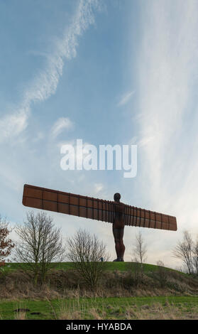 Engel der Nord-Skulptur in der Abenddämmerung, Gateshead, Tyne and Wear, England Stockfoto