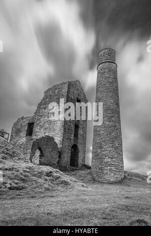 Verfallene Elster mine, verlassenen Blei-Mine im Peak District UK National park Stockfoto