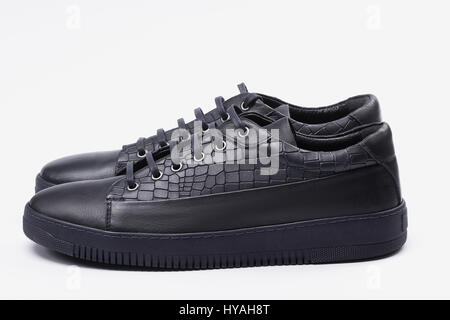 Blaue und weiße Unisex Schuhe - Sneakers Stockfoto