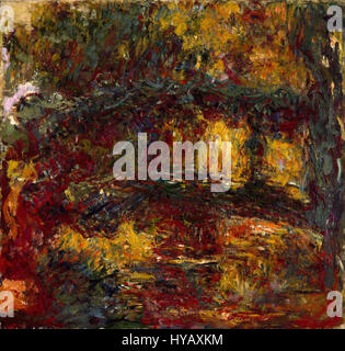 Monets „die japanische Fußgängerbrücke, Giverny“ (1899) zeigt die berühmte Fußgängerbrücke im Garten von Monet Giverny, berühmt für seine ruhige Schönheit und den lebendigen Seerosenteich. Stockfoto