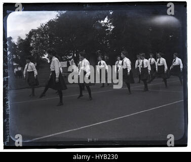 Eine Fotografie des Carshalton Convent (St. Philomena's School) vom 8. Juli 1907, die das architektonische Design und die historische Bedeutung des Klosters während des frühen 20. Jahrhunderts feststellt. Stockfoto