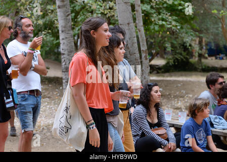 BARCELONA - 3 JUL: Menschen am Vida-Festival am 3. Juli 2016 in Barcelona, Spanien. Stockfoto