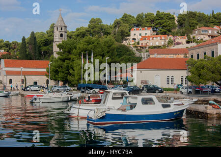 Boote im Hafen von Cavtat, Kroatien Stockfoto