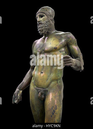 Die Bronzestatuen von Riace, die griechischen Bronzestatuen ca. 460 v. Chr. gegossen. Museo Nazionale della Magna Grecia, Reggio Calabria, Italien. Stockfoto