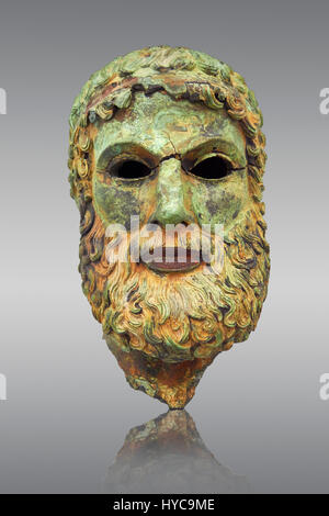 Die Bronzestatuen von Riace griechischen Bronzestatue Kopf gegossen ca. 460 v. Chr.. Museo Nazionale della Magna Grecia, Reggio Calabria, Italien. Stockfoto