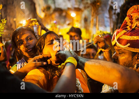 Frau mit piercing im Thaipusam, hinduistische Festival, Batu-Höhlen, Kuala, Lumpur, malaysia Stockfoto