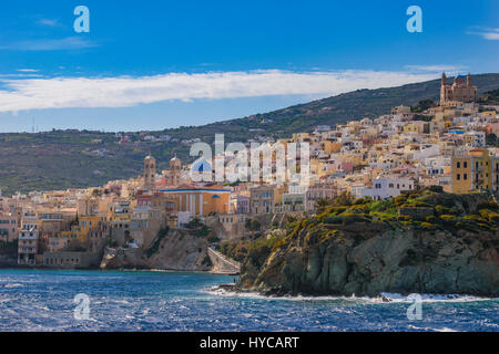 Panorama Blick auf Stadt Ermoupoli auf der Insel Syros. Es ist die Hauptstadt der Insel und der Kykladen. Stockfoto