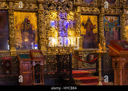 Die Ikonostase in Peter and Paul Cathedral in Kazan, Republik Tatarstan, Russland Stockfoto