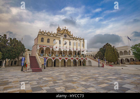 Eingang der Kirche der Panagia Megalochari (Jungfrau Maria) in Tinos, es ist der Schutzpatron der Insel Tinos und als der heilige Beschützer der Gre Stockfoto