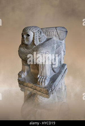 Spalte Sphix Skulptur Grundträger. Gefunden Sie in der North Hall in der Burg Sam'al - Zincirli. 8. Jahrhundert v. Chr. Basalt. Vorderasiatisches Museum, Pergamon Stockfoto