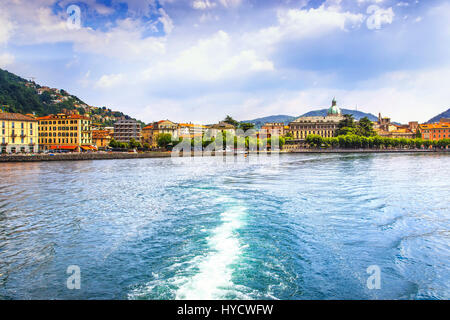 Como Stadt im italienischen Seenplatte von Fähre. Italien, Europa. Stockfoto