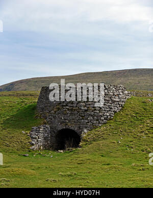 Verfallene Kalkofen. Kapelle-le-Dale in der Nähe von Ingleton. Yorkshire Dales National Park, England, Vereinigtes Königreich, Europa. Stockfoto