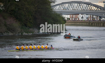 2. April 2017. Die 2017 Mens Reserve Boat Race, ISIS Goldie Race.  Bildnachweis: Malcolm Park/Alamy. Stockfoto