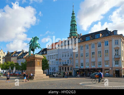 Kopenhagen, Dänemark - 22. August 2014: Højbro Plads ist der Platz im historischen Zentrum von Kopenhagen. Das Hauptmerkmal dieses Platzes ist equestria Stockfoto