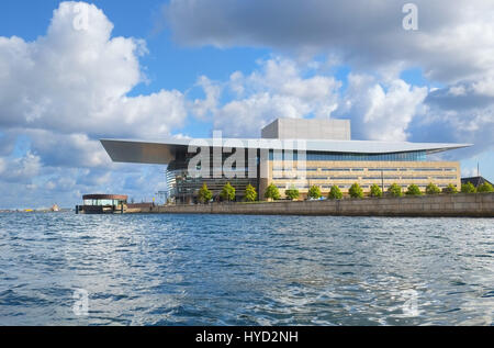 Kopenhagen, Dänemark - 22. August 2014: The Copenhagen Opera House (Operaen) ist der Nationaloper von Dänemark. Es wurde entworfen von dem Architekten Henning Stockfoto