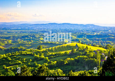 Malerischen grünen Hügeln der Plesivica Ansicht, Nordkroatien Stockfoto