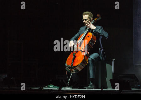 Finnische Band Apocalyptica spielen Metallica Songs live im Konzertsaal Vatrosav Lisinski, Zagreb, Kroatien auf ihrer Europatour 2017 Stockfoto