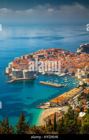 Dubrovnik, Kroatien. Schöne romantische Altstadt von Dubrovnik an sonnigen Tag, Kroatien, Europa. Stockfoto