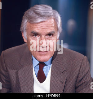 Deutscher Wis und Entertainer Joachim Fuchsberger, Deutschland 1980er Jahre. Deutsche Schauspieler und Entertainer Joachim Fuchsberger, Deutschland der 80er Jahre. Stockfoto